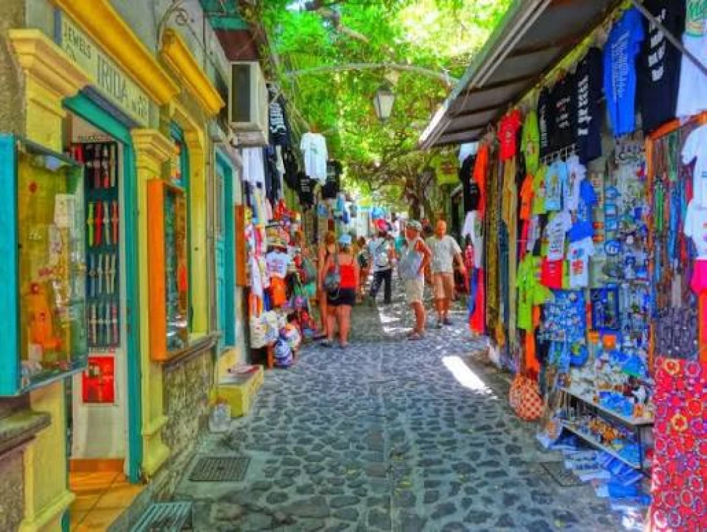 UNESCO MİRAS LİSTESİNDE OLAN MEŞHUR MOLYVOS KÖYÜ