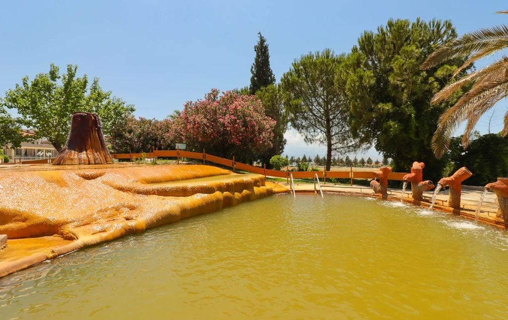 Pamukkale Termal ve Antik Kentler Turu • Tarih, Şifa ve Bembeyaz Bir Kaçış
