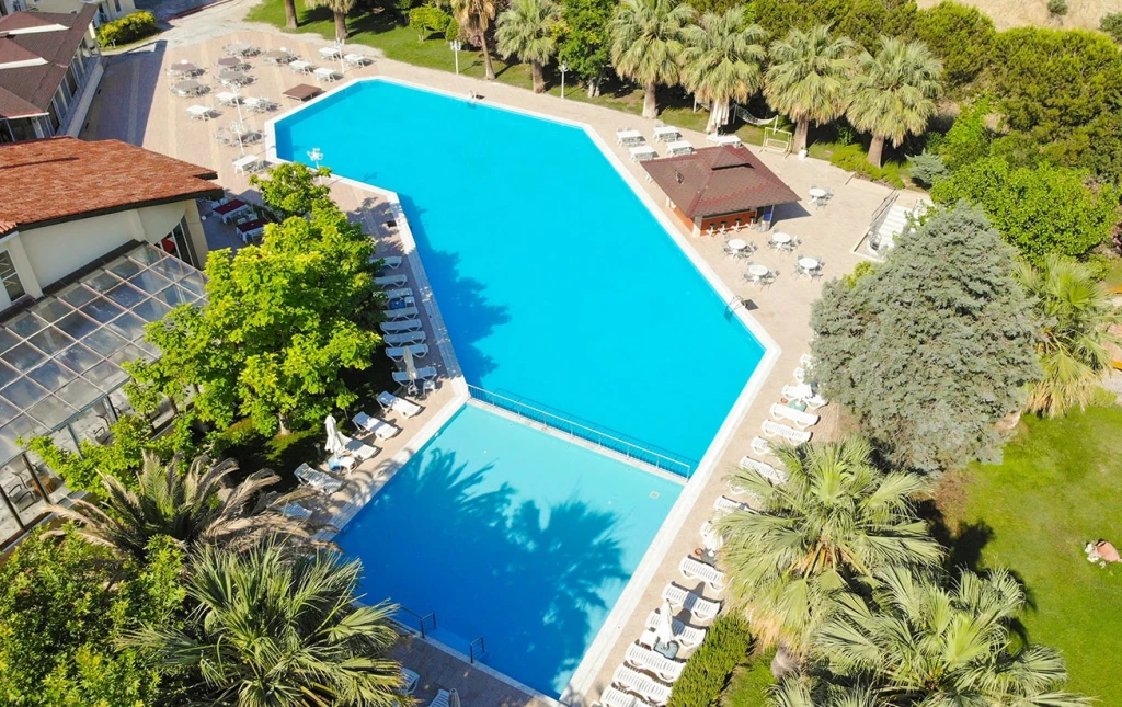 Pamukkale Termal ve Antik Kentler Turu • Tarih, Şifa ve Bembeyaz Bir Kaçış