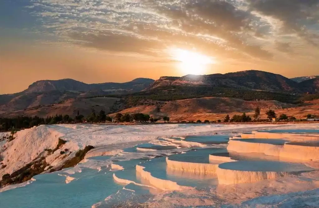 Salda Gölü Pamukkale Çeşme Alaçatı Turu 1 Gece Konaklama Ramazan Bayramı Özel