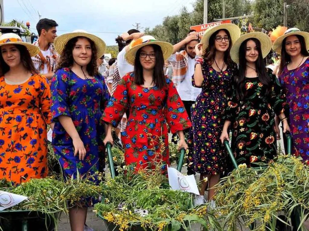 ALAÇATI OT FESTİVALİ TURU