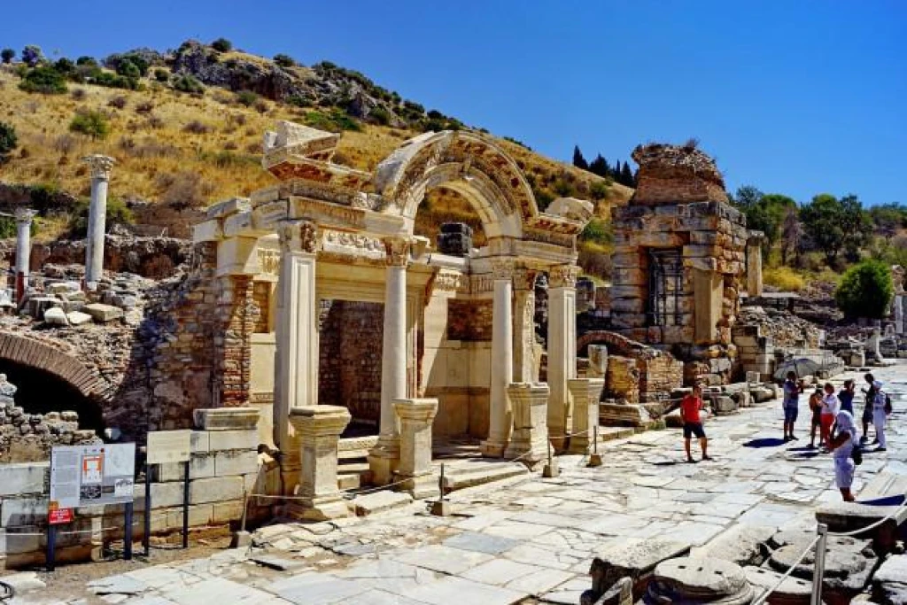 PAÜ Gezi -> Kuşadası - Efes - Şirince Turu | Denizli Çıkışlı | İntoku Travel | Gençlere Özel