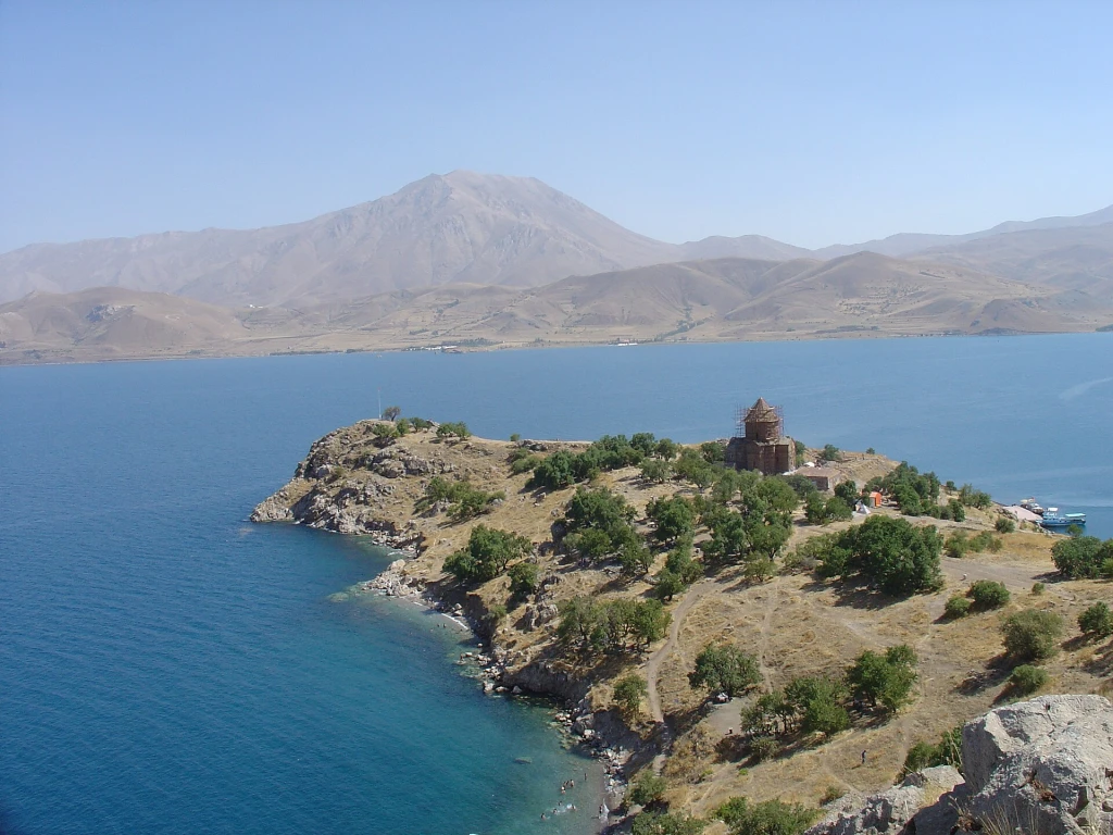 Ankara Çıkışlı Van, Doğubayazıt ve Kars Turu (Uçak Gidiş, Turistik Doğu Ekspresi Dönüş): 4 Gece 5 Gün