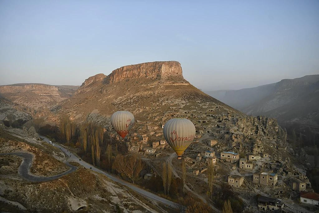 Plimbare cu Balonul cu Aer Cald în Cappadocia – Valea Soganli