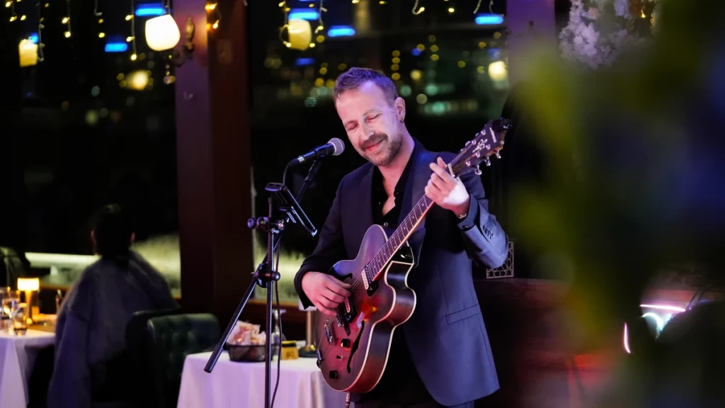 Akşam Yemeği Turu ve Gece Gösterisi