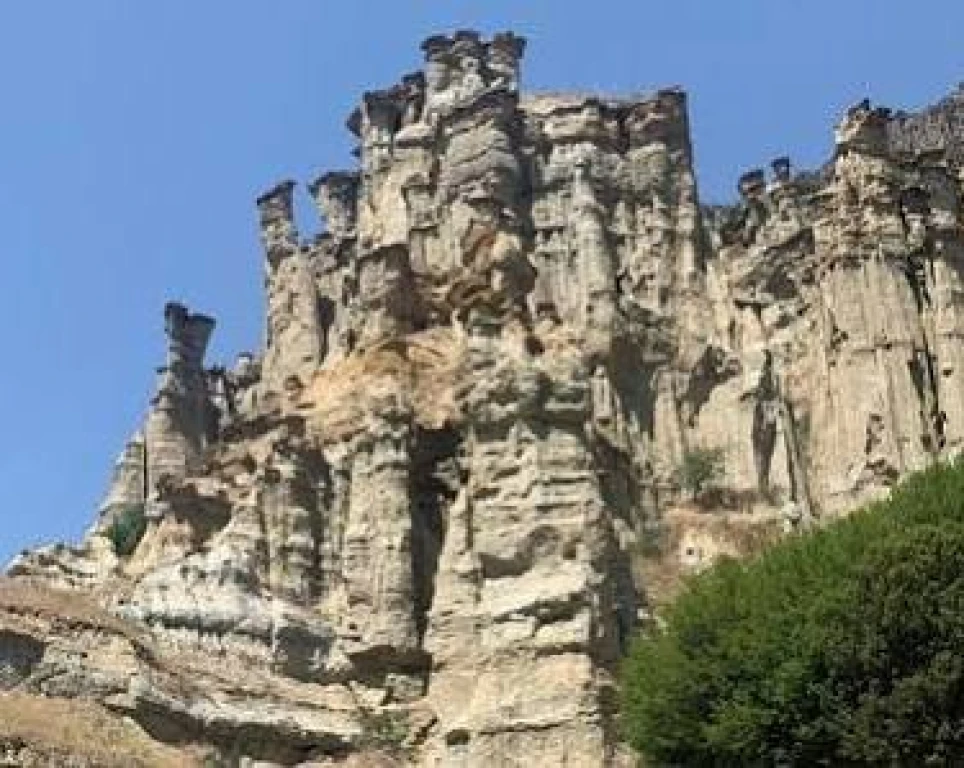 Kulodokya Peri Bacaları - Tarihi Kula Sokakları ve Çarşısı - Ulubey Kanyonu - Clandras Köprüsü