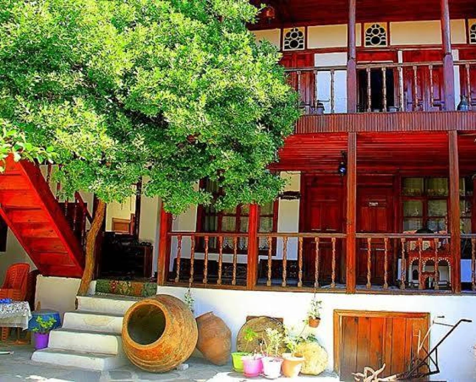 Kulodokya Peri Bacaları - Tarihi Kula Sokakları ve Çarşısı - Ulubey Kanyonu - Clandras Köprüsü