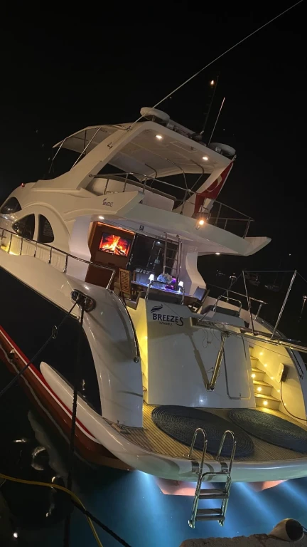 Bosphorus Luxury Yacht Tour