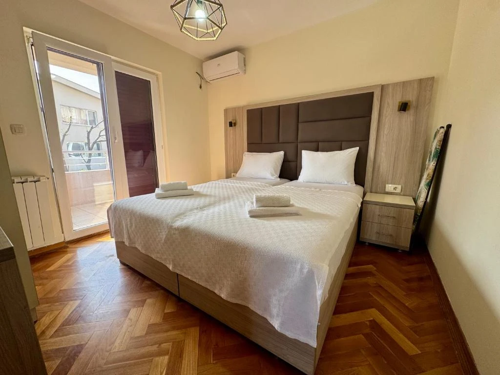 Apartments by Villa Kosta