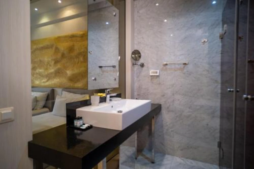 HOTEL ATINA