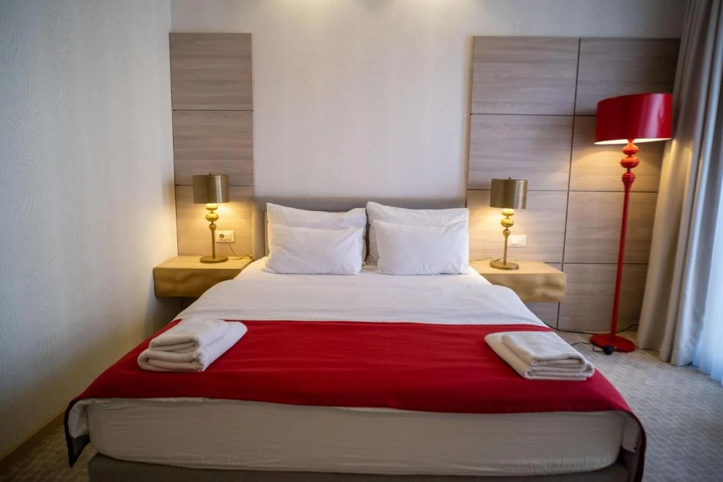HOTEL ATINA