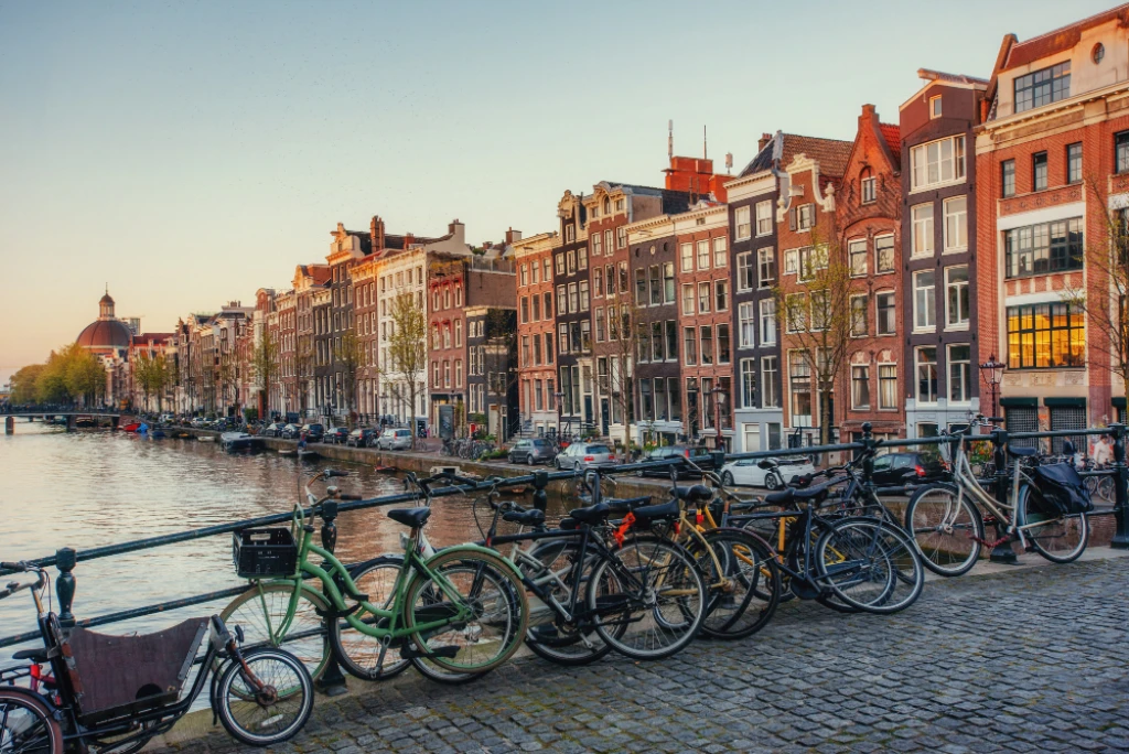 AMSTERDAM TURU 2027 YAZ (AMS-AMS) PC