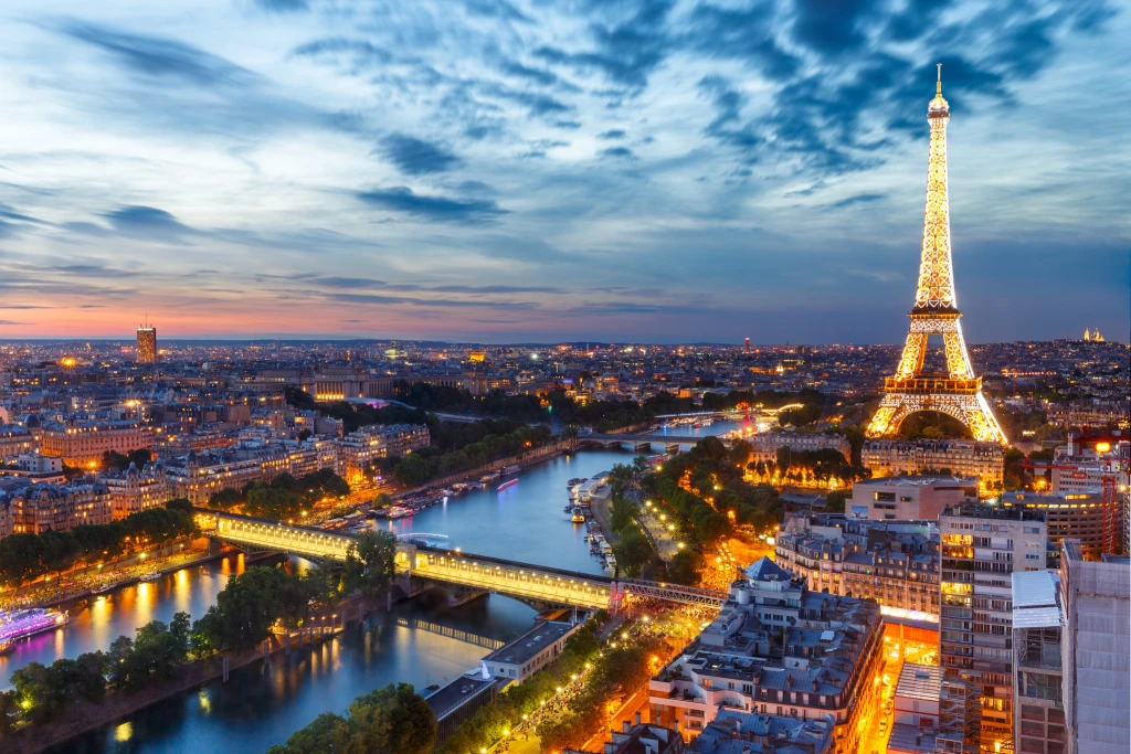 Eiffel’in Işıkları Altında Paris Yılbaşı Turu Türk Havayolları İle 3 Gece 4 Gün 2027