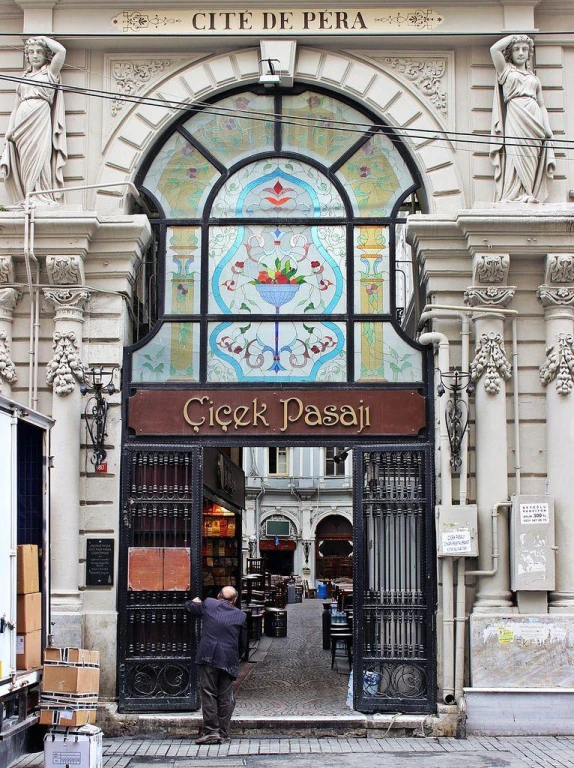 GÜNÜBİRLİK İSTANBUL TAKSİM BEYOĞLU İSTİKLAL GALATA TURU