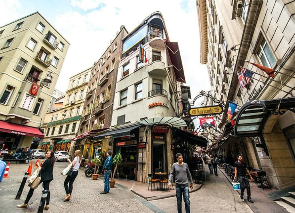 Istanbul Taksim Beyoğlu Istiklal Galata City Tour