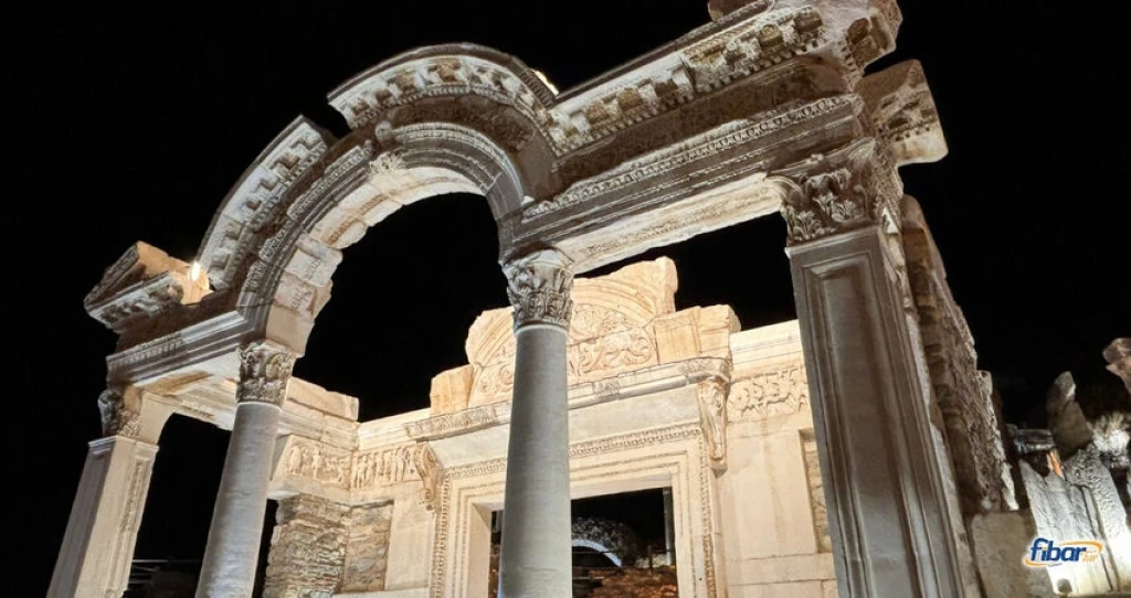 Aydın Çıkışlı Efes Gece Müzeciliği Turu