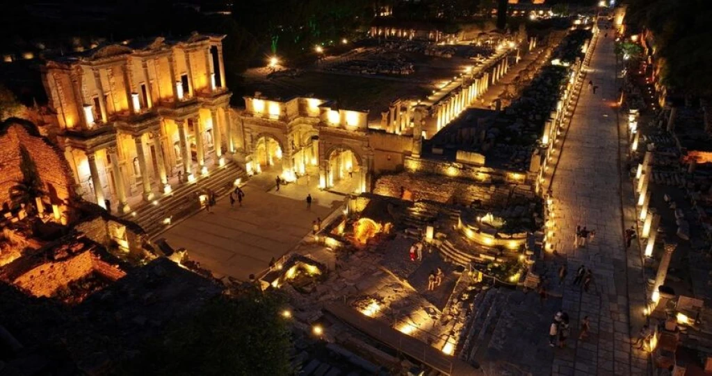 Aydın Çıkışlı Efes Gece Müzeciliği Turu