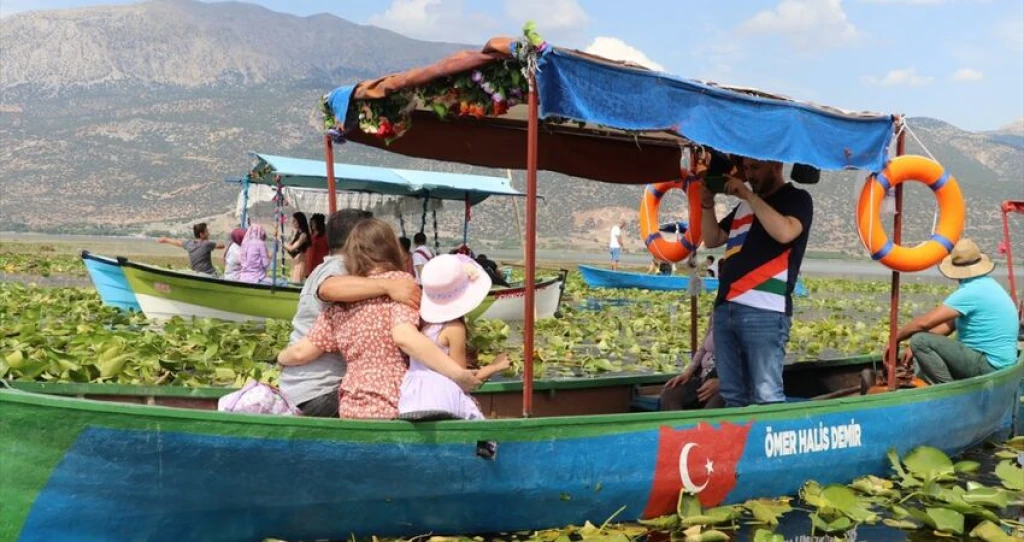 Aydın Çıkışlı Nilüfer Çiçekli Işıklı Gölü Pamukkale Turu