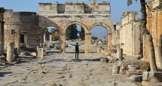 Aydın Çıkışlı Nilüfer Çiçekli Işıklı Gölü Pamukkale Turu